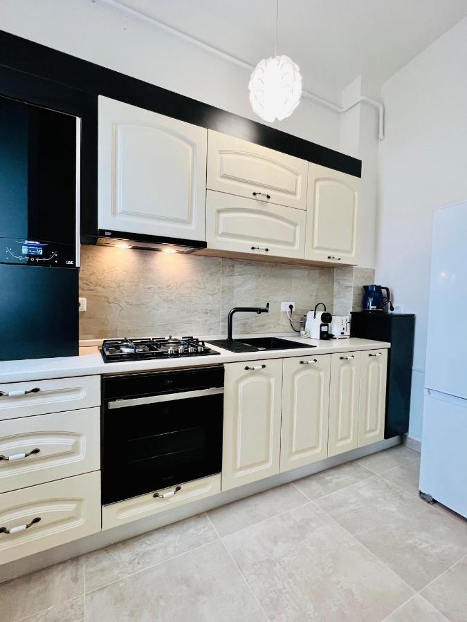 Altheda Living Topaz 29c-14 *
